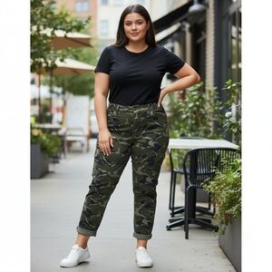 NWT Torrid Camo Twill Aviator Crop Pants Women's Size 18 Army Green Stretch